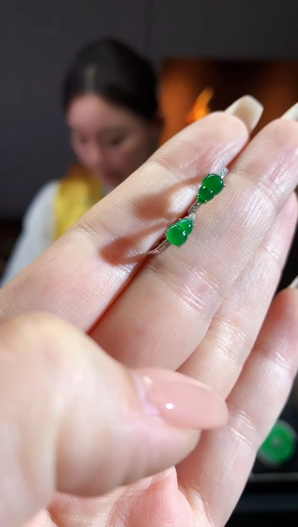 【闪购商品】翡翠吊坠(不含链)18K金镶嵌葫芦耳包