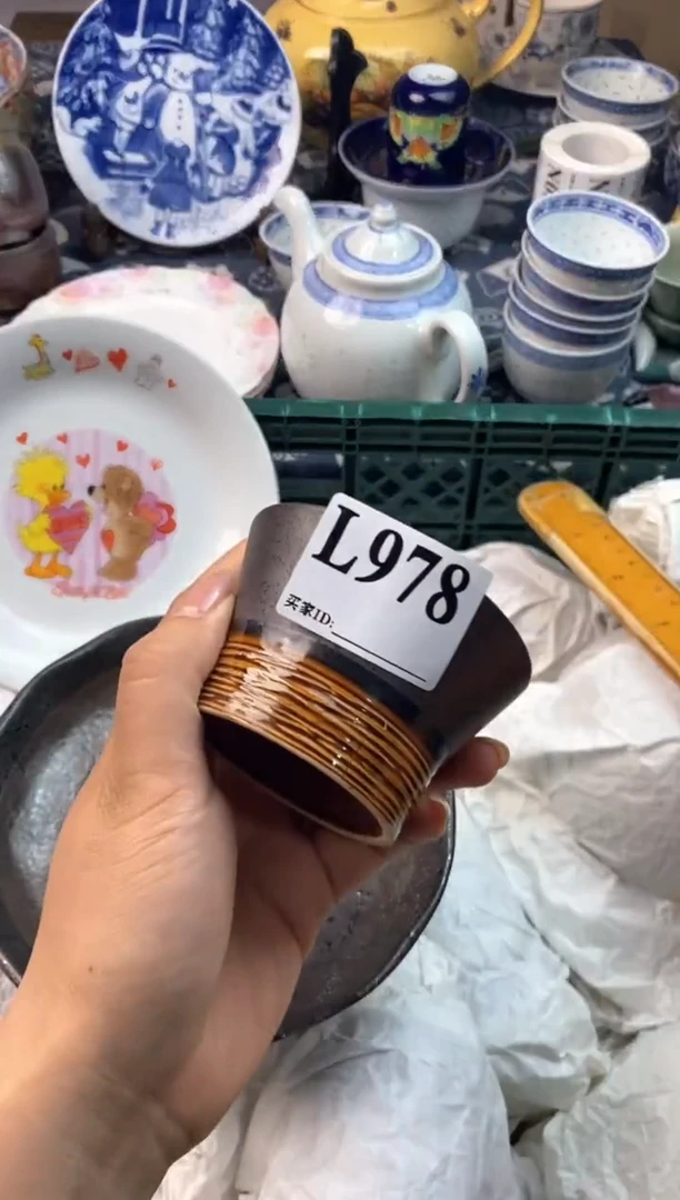 瓷片小*(*^_^*)(*^_^*