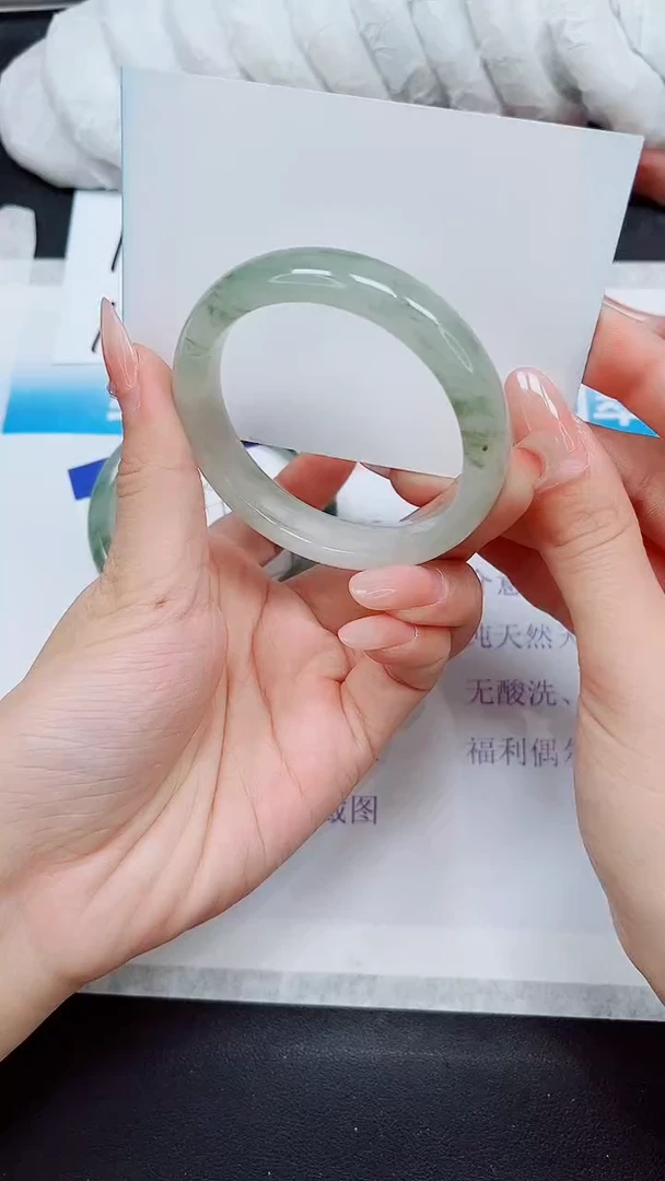 【闪购商品】石英质玉手镯未镶嵌A199-52*53