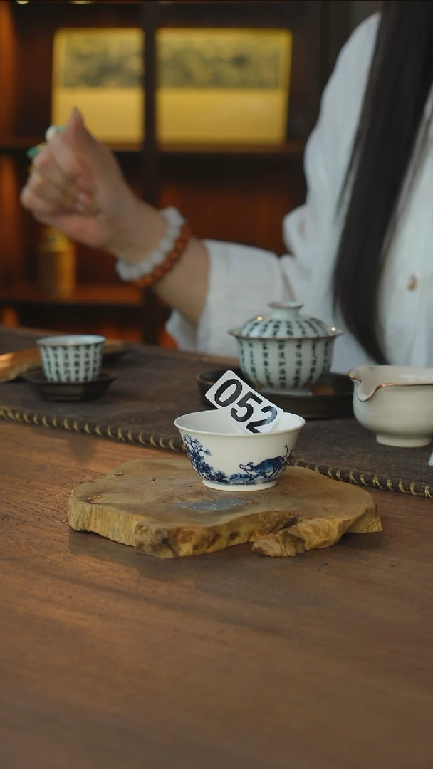 青花牧牛杯.....052