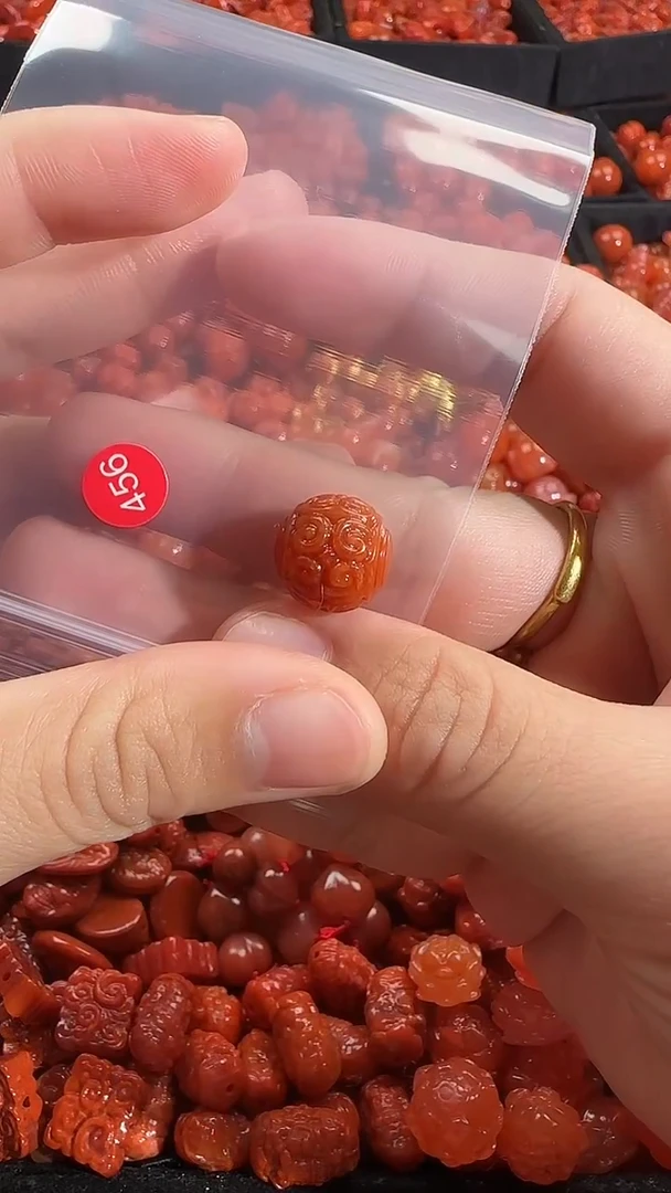 颈饰未镶嵌南红玛瑙1