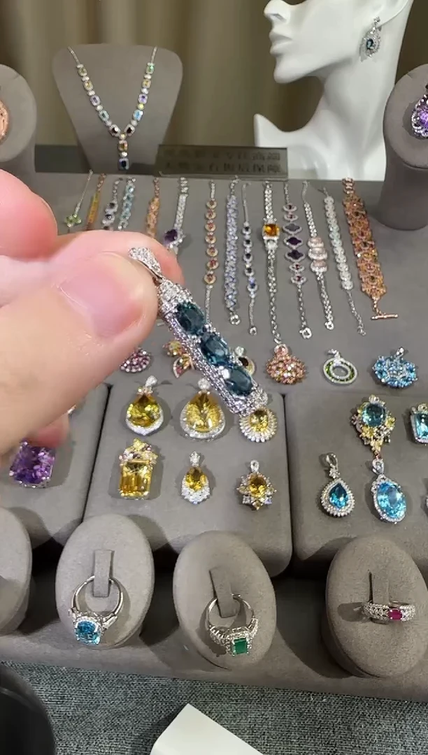 颈饰银S925镶嵌托帕石4*6mm伦敦蓝吊坠