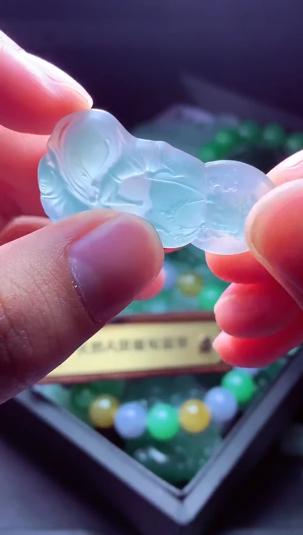 未镶嵌定制翡翠安*?毛货翡翠定制