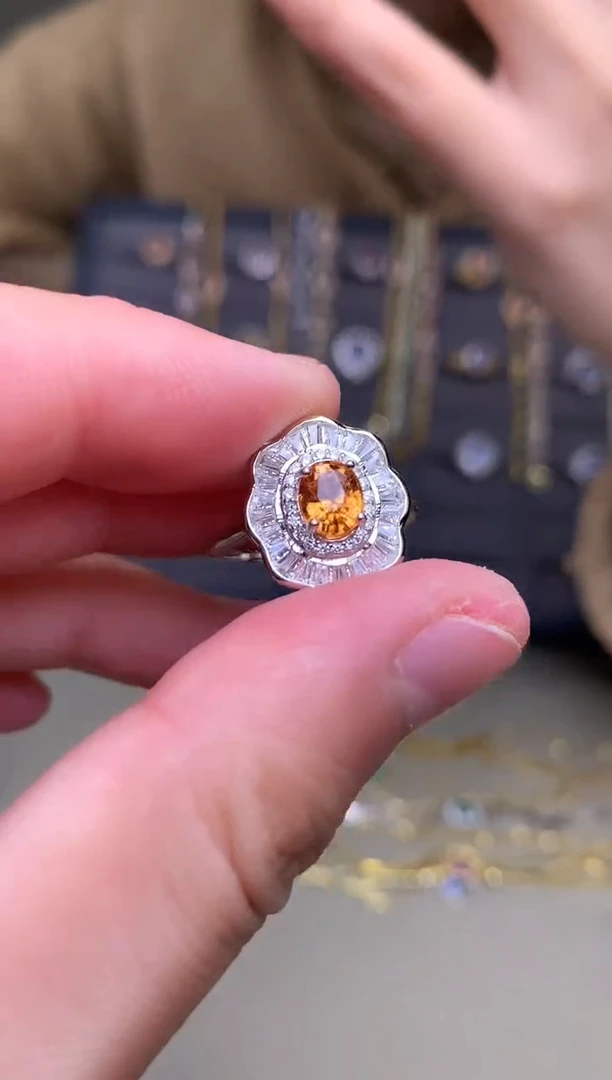 银S925镶嵌戒指石榴石（芬达石）戒指