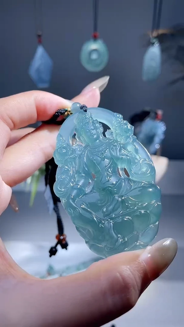 颈饰未镶嵌翡翠度母