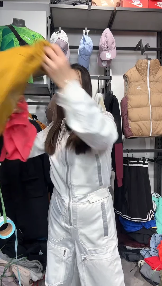 1502  编码 瑕疵款直播间过款为准 尺码    身高  2