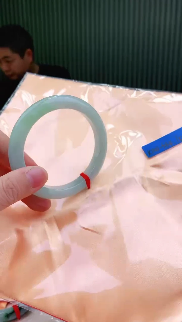 未镶嵌手镯翡翠56+