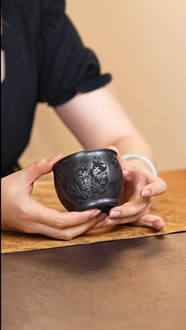 茶杯紫砂宜兴原矿紫砂石黄猫咪刻绘主人杯