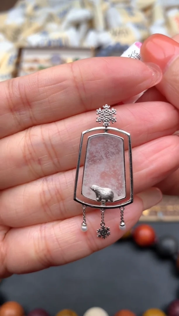 18K金镶嵌挂件翡翠1