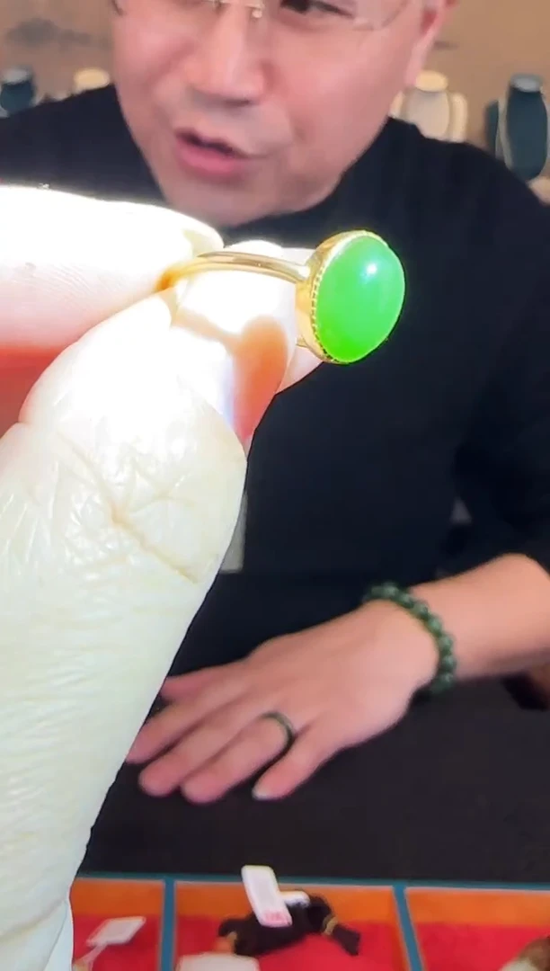 银S925镶嵌戒指和田玉椭圆蛋面