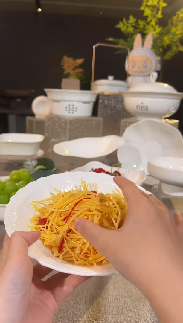 骨瓷6.5寸高温玉瓷·花边蕾丝天圆汤碗