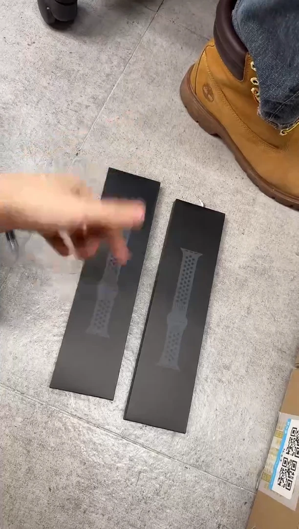 未拆封大表盘 耐克洞洞 煤黑配黑