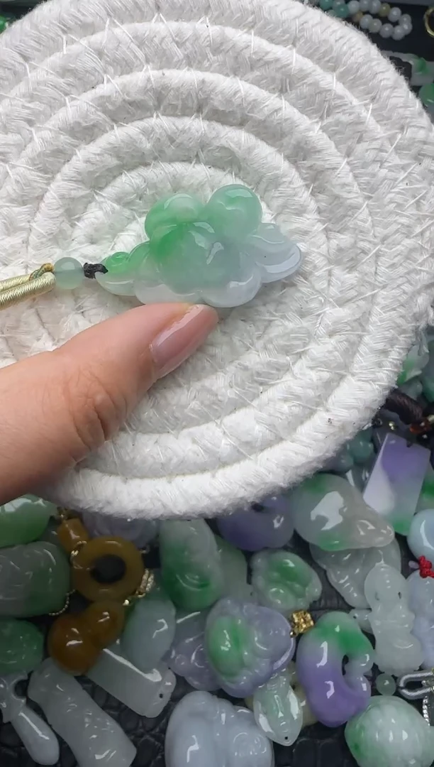 颈饰未镶嵌翡翠缅甸翡翠吊坠