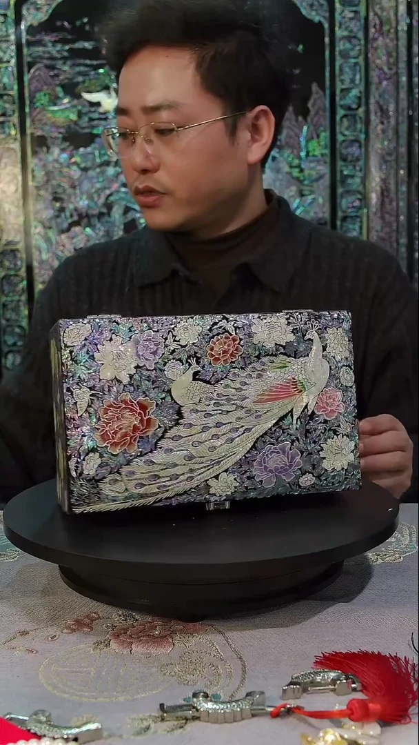 中号黑色绒布底··弘贝雅螺钿漆器文化馆