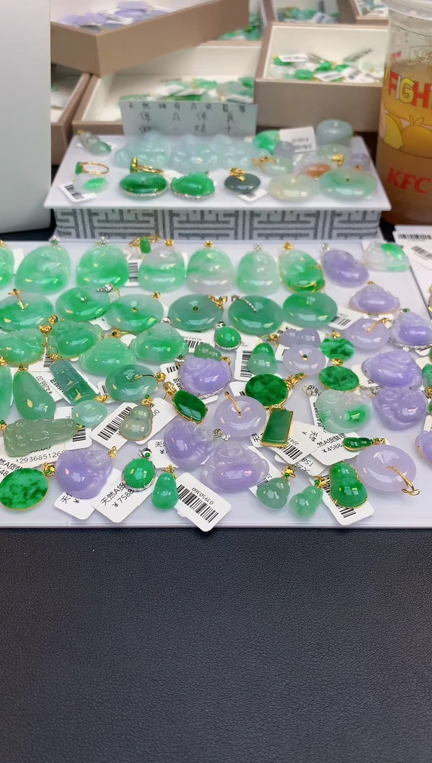 颈饰未镶嵌翡翠天然缅甸A货翡翠