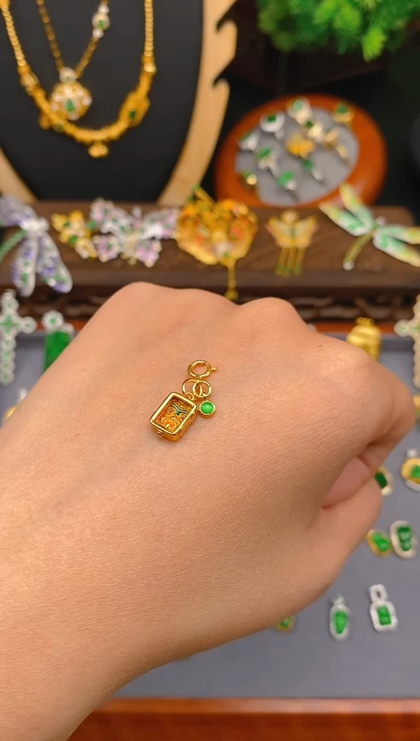 【闪购商品】翡翠吊坠(不含链)银S925镶嵌扎吉拉母（一件）