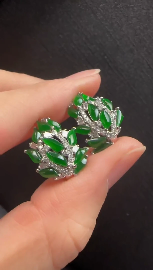 18K金镶嵌翡翠耳饰108麦穗一对