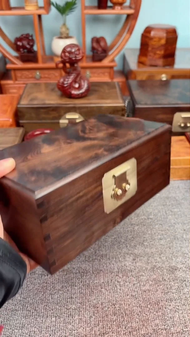 【闪购商品】老板娘推荐紫光檀精品瘤疤花盒子