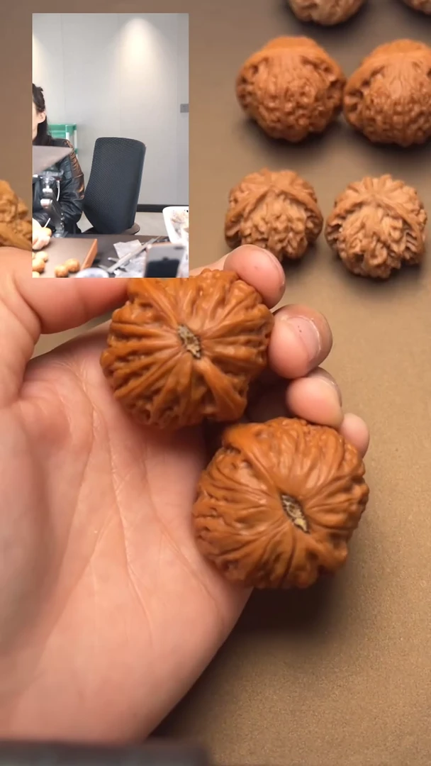 【闪购商品】桃核把件有修铁锤