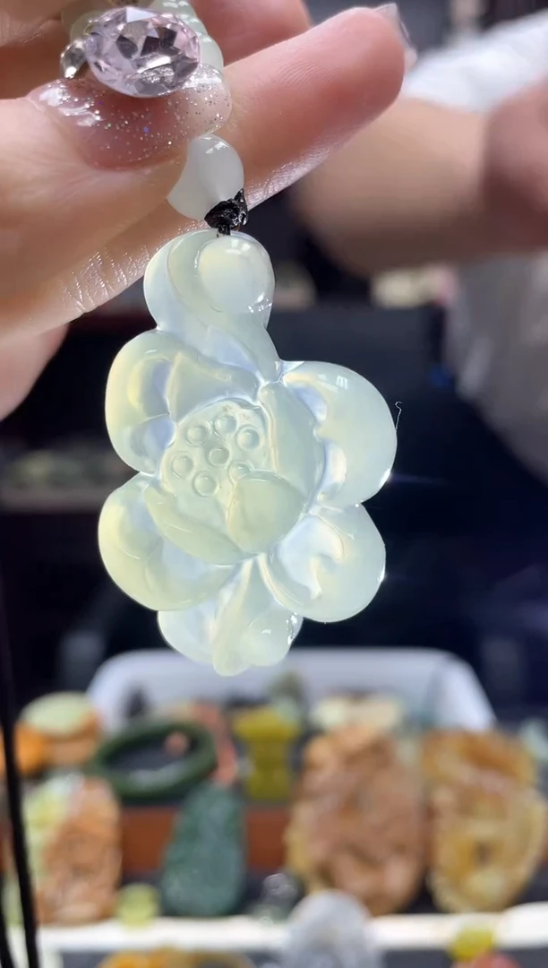 未镶嵌岫玉吊坠·