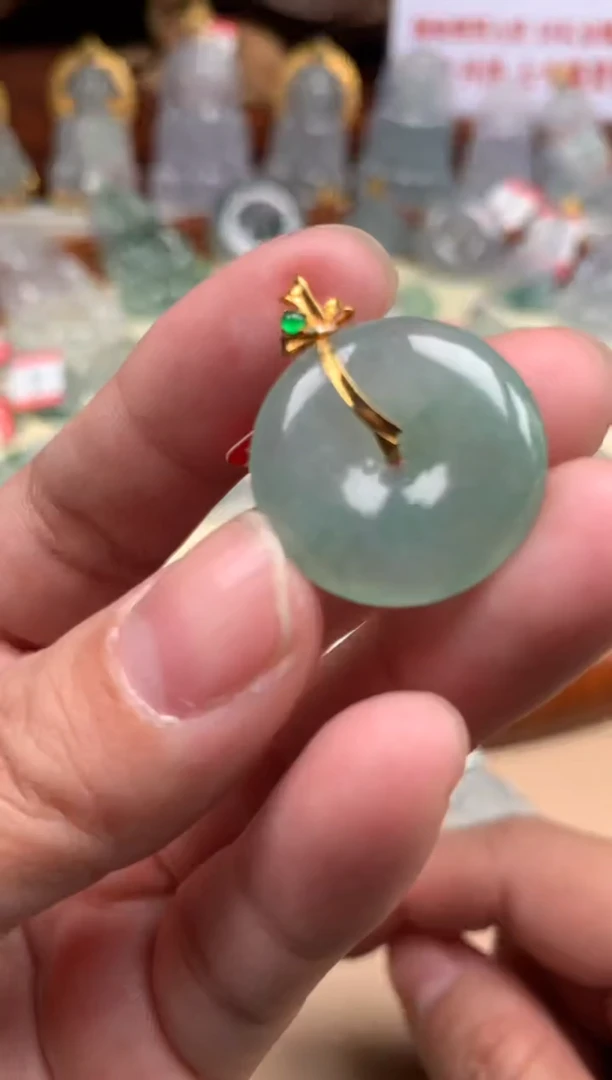 【闪购商品】翡翠颈饰18K金镶嵌平安扣