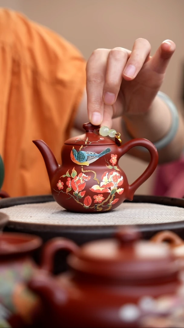 茶壶紫砂朱泥葫芦壶泥绘玉兰