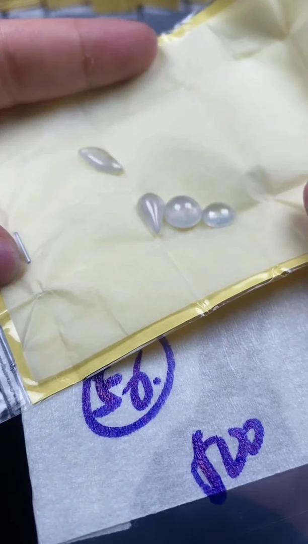未镶嵌定制翡翠  56