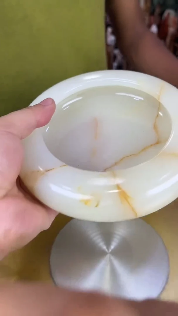 缅甸天然冰玉烟灰缸