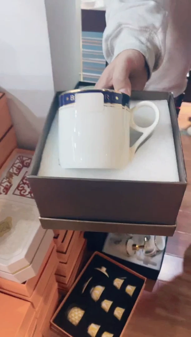 【闪购商品】杯鸿辉家品牌瓷器，京东包邮！