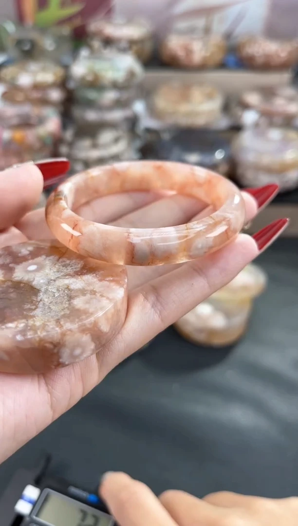 未镶嵌手镯石英质玉50