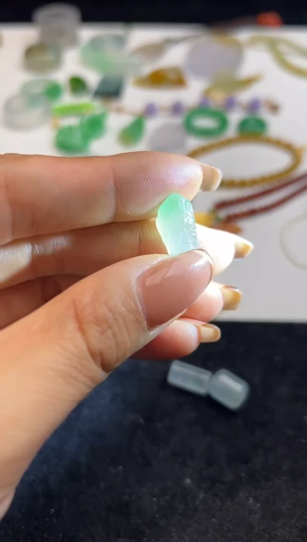 未镶嵌定制翡翠黄财神3000+300