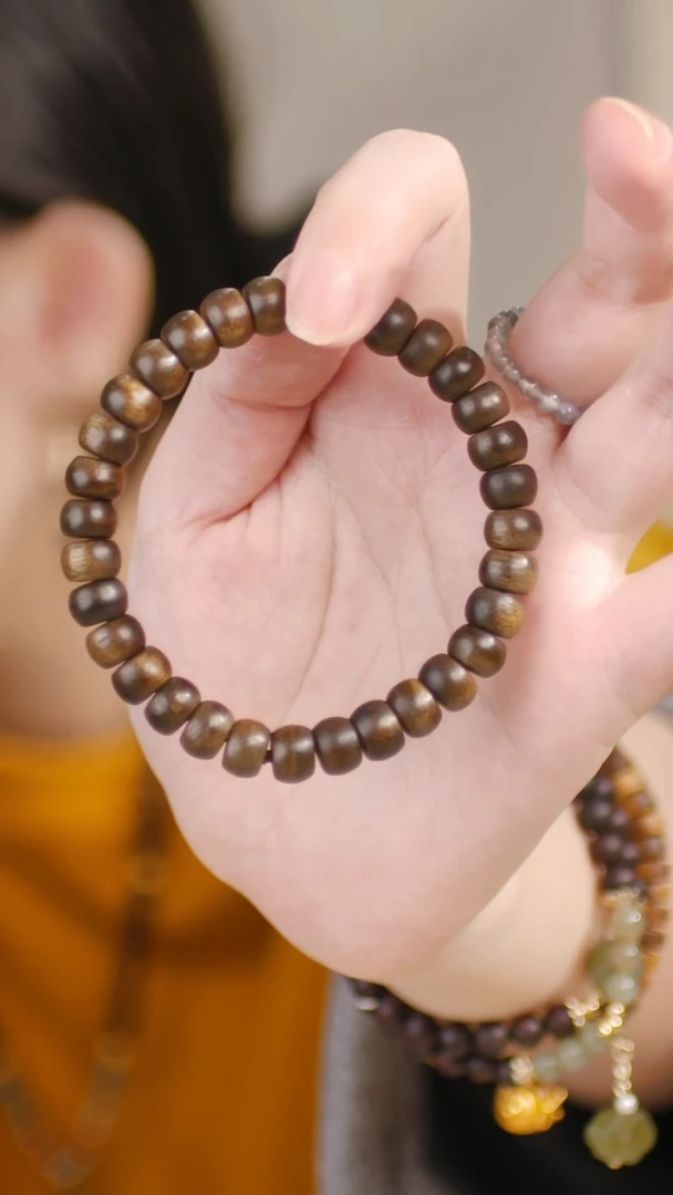 萍（苹果珠-全沉水白奇楠单圈）