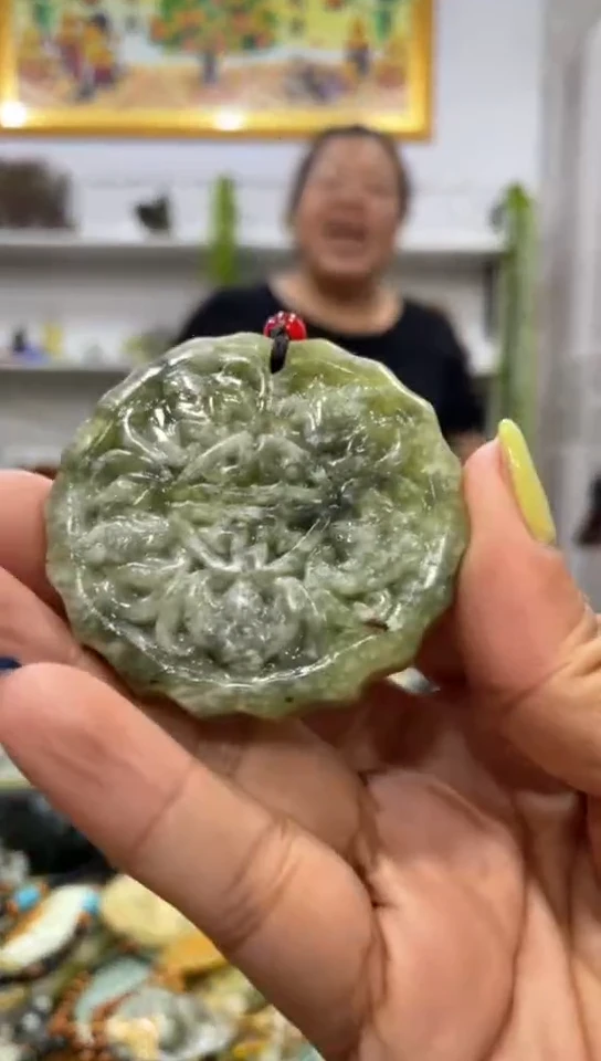 未镶嵌岫玉吊坠