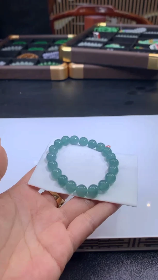 未镶嵌定制翡翠太***笑翡翠