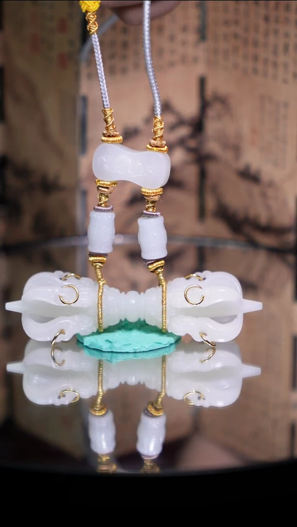 未镶嵌和田玉挂件45g俄芭莎金刚杵