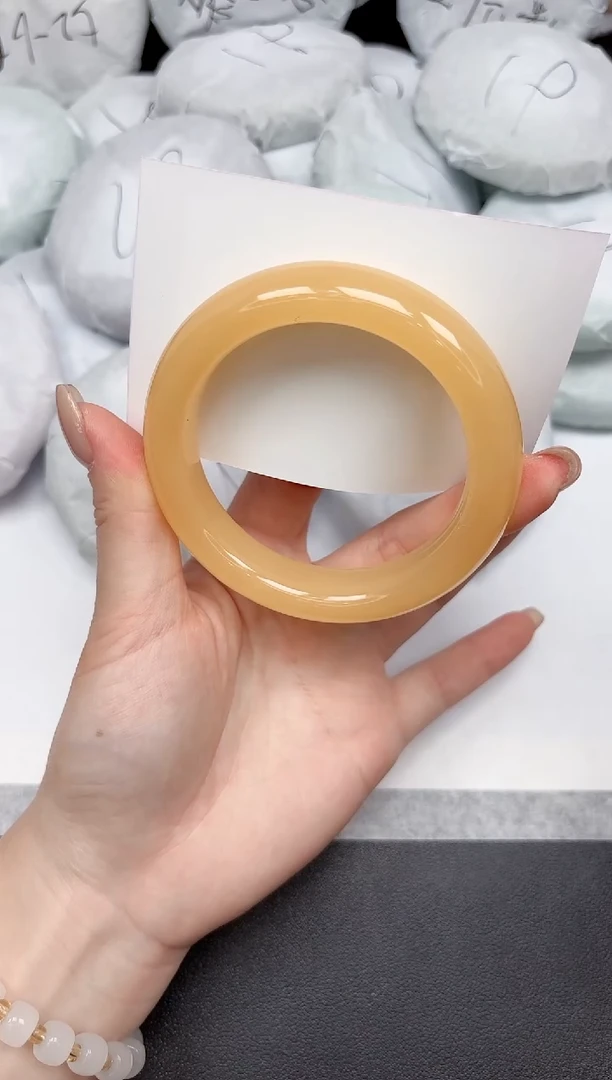 未镶嵌手镯石英质玉195/5657