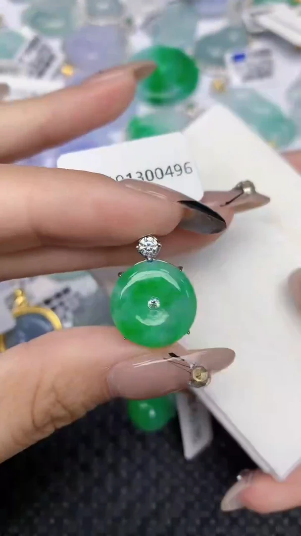 颈饰18K金镶嵌翡翠天然缅甸翡翠a货百元以上9元证书费自理