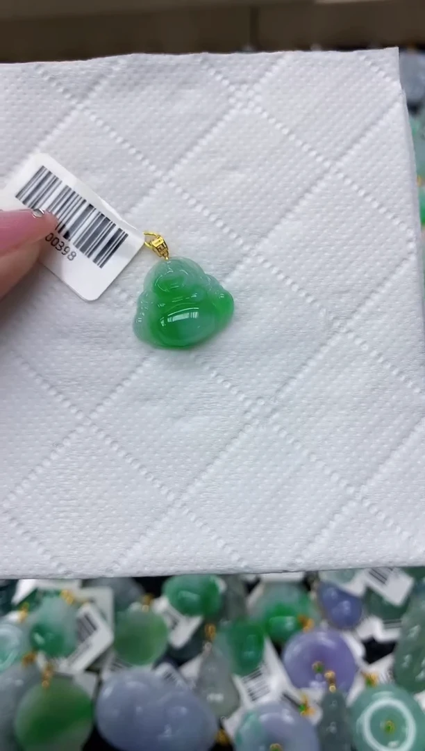 翡翠18K金镶嵌颈饰1111111111