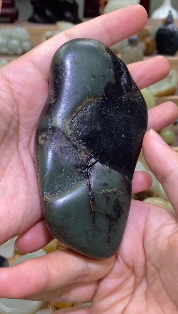 未镶嵌和田玉把件新疆和田玉原石摆件