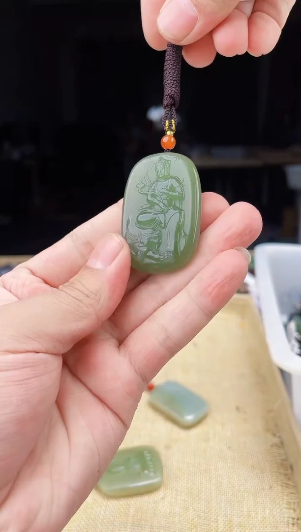 颈饰未镶嵌和田玉1