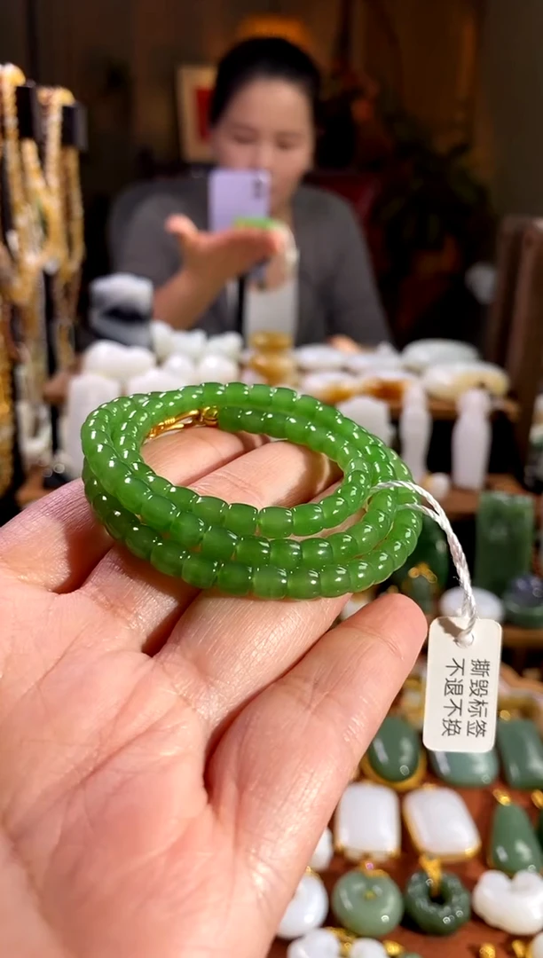 项链未镶嵌和田玉.