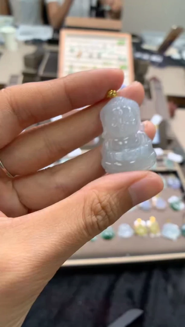 颈饰18K金镶嵌翡翠宝宝佛