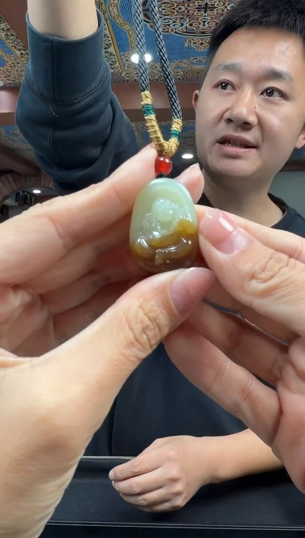 颈饰未镶嵌和田玉糖玉佛公