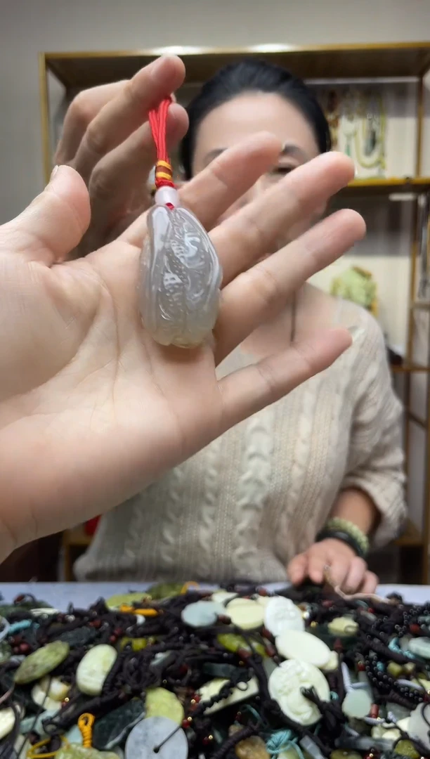 未镶嵌岫玉吊坠·