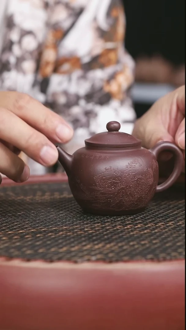 茶壶紫砂28号全手工宫灯老紫泥170CC刻绘微瑕