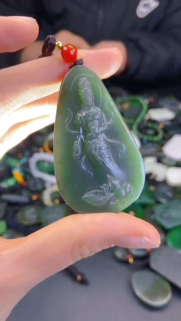 颈饰未镶嵌和田玉1