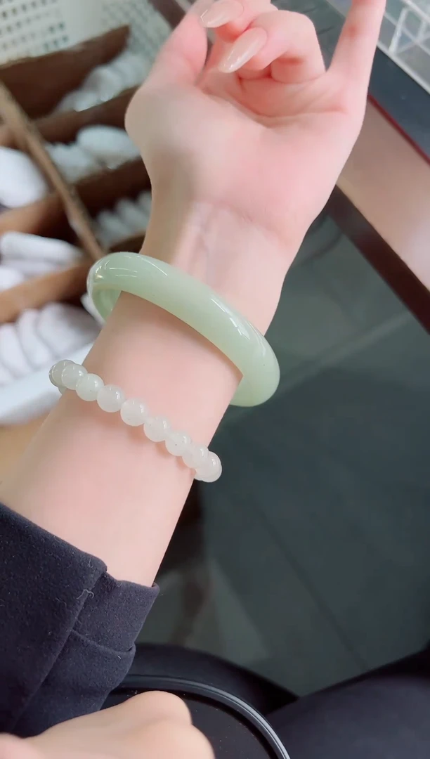 未镶嵌手镯石英岩玉15-61.1