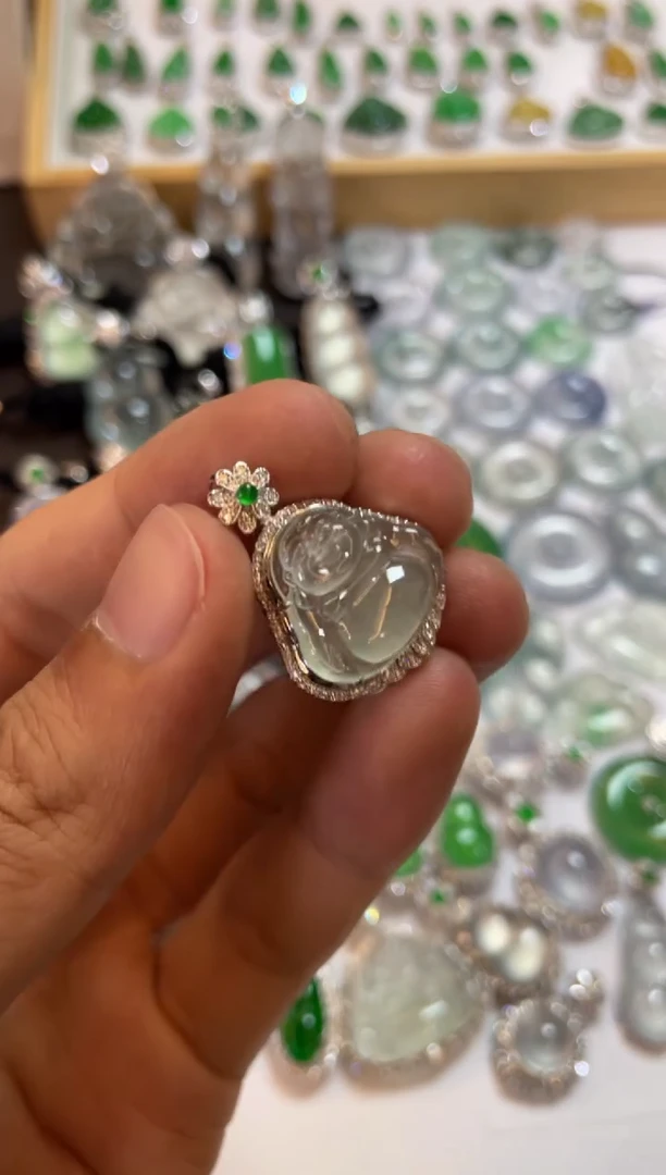 【闪购商品】翡翠吊坠(不含链)18K金镶嵌佛公