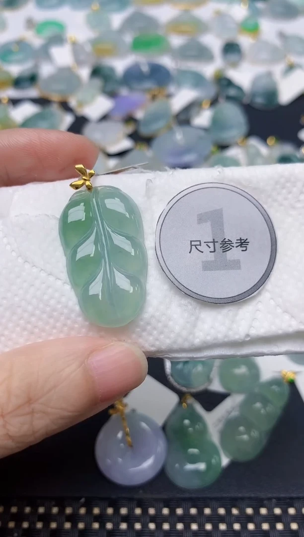 颈饰18K金镶嵌翡翠天然缅甸A货翡翠