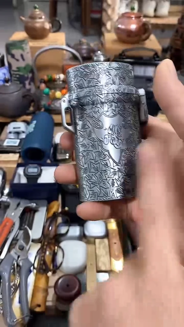 瓷片闪购商品  如图所示